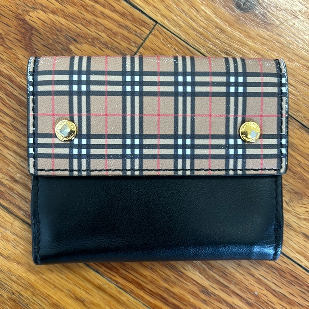 Burberry Black and plaid wallet